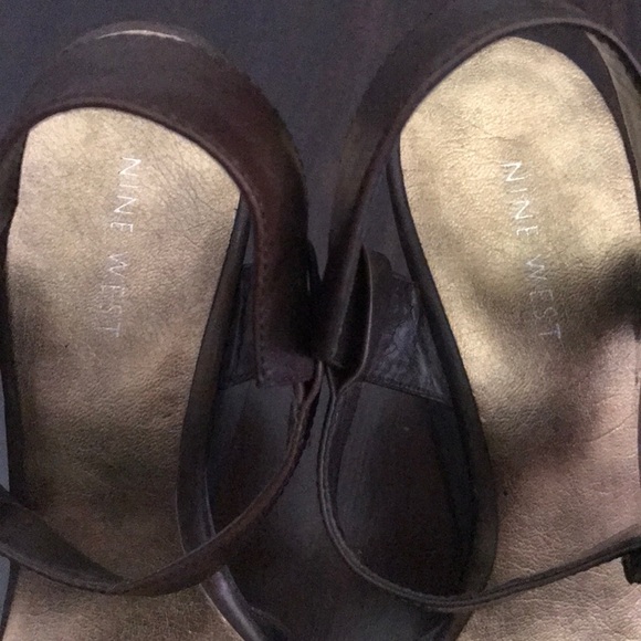 Nine West brown platform sandal - Picture 2 of 7